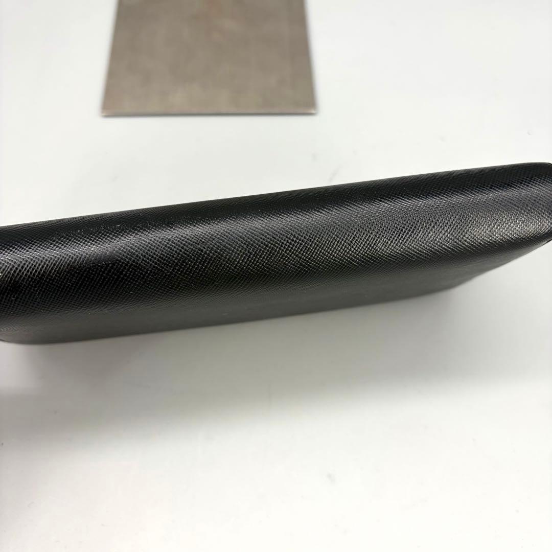 PRADA サフィアーノレザー 長財布 ブラック　フィオッコ　ラウンドファスナー