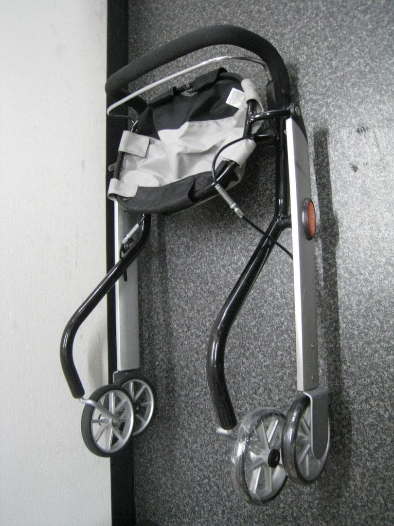 竹虎　室内向け 四輪歩行車 レッツゴーミニ 歩行車 歩行器 高齢者　①