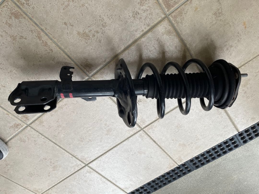 ヴォクシー 70 4WD 純正フロントサスペンション