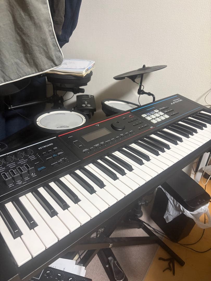 Roland JUNO-DS 61鍵キーボード　スタンドとケーブルつき
