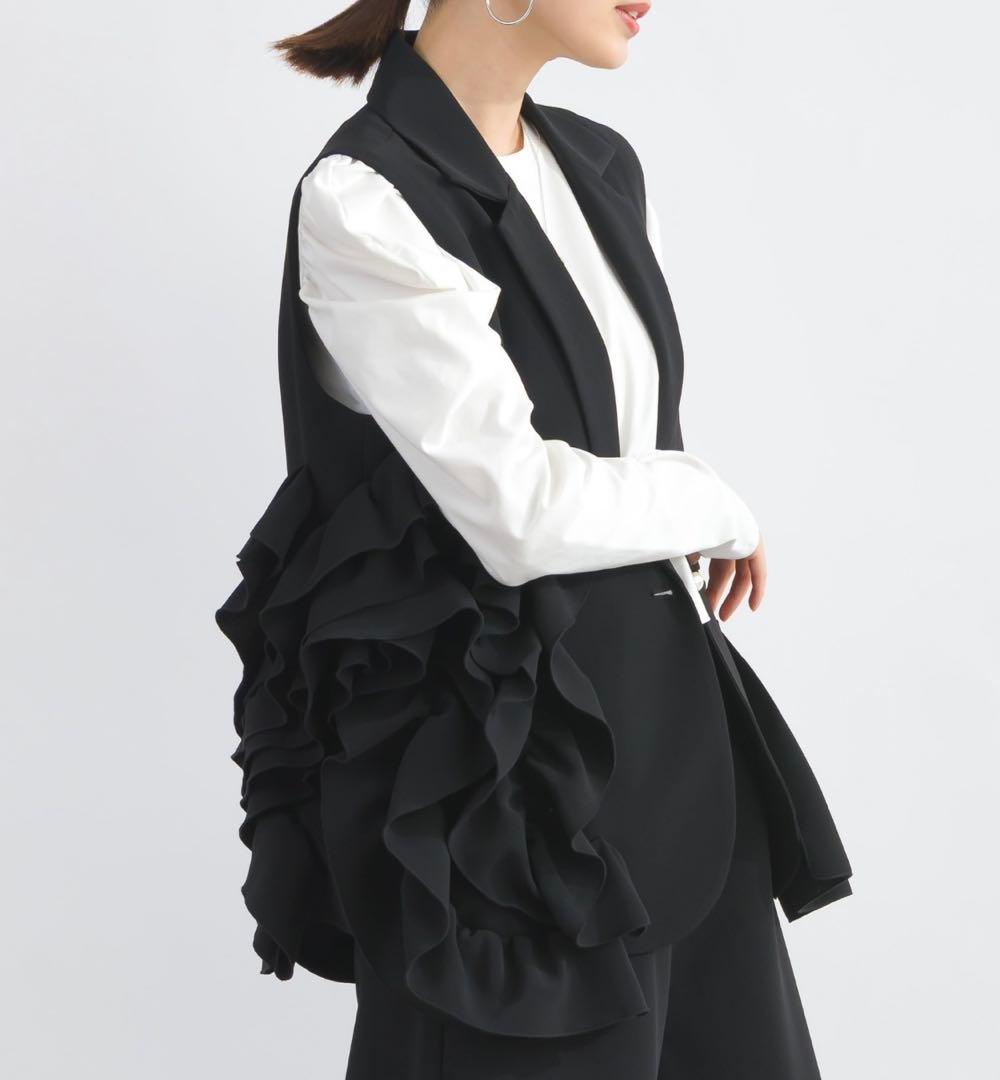 美品　PICCIN ピッチン　アシメントリー　フリルジレ　ブラック　M