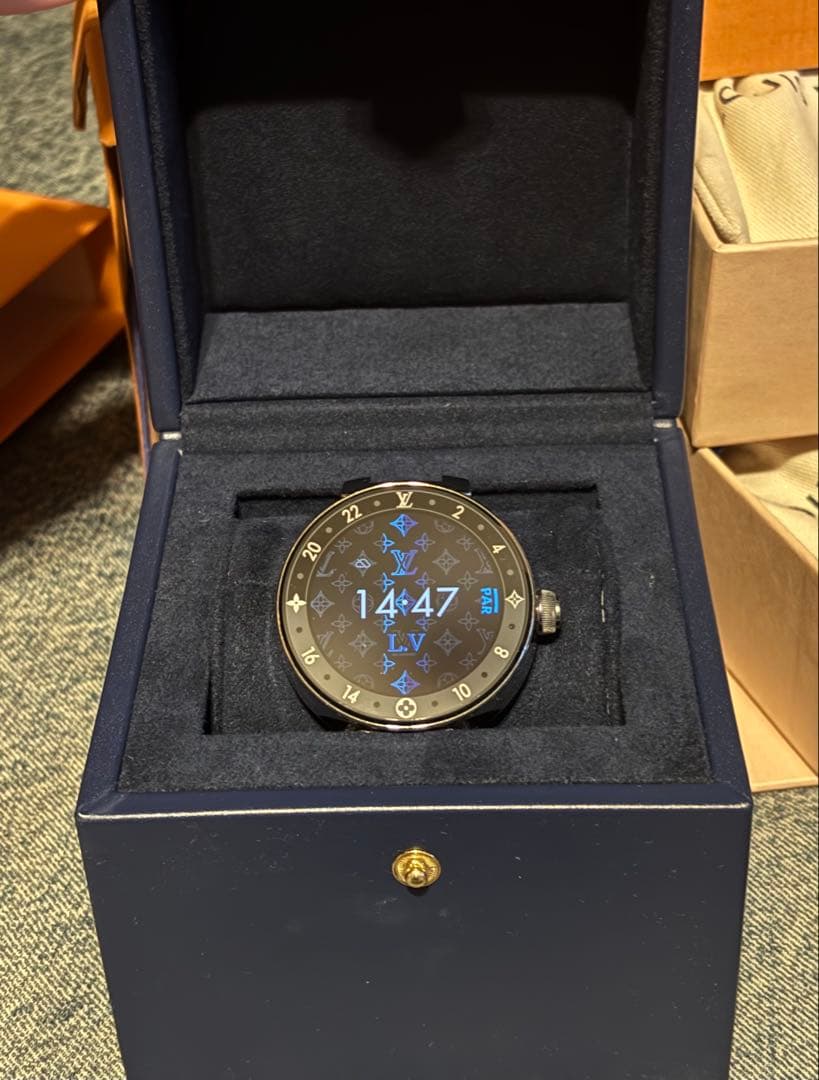 LOUIS VUITTON デジタル腕時計 本体とストラップ