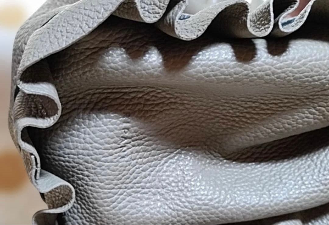 レ*ン様 リパーニ 本革 フリルバッグ