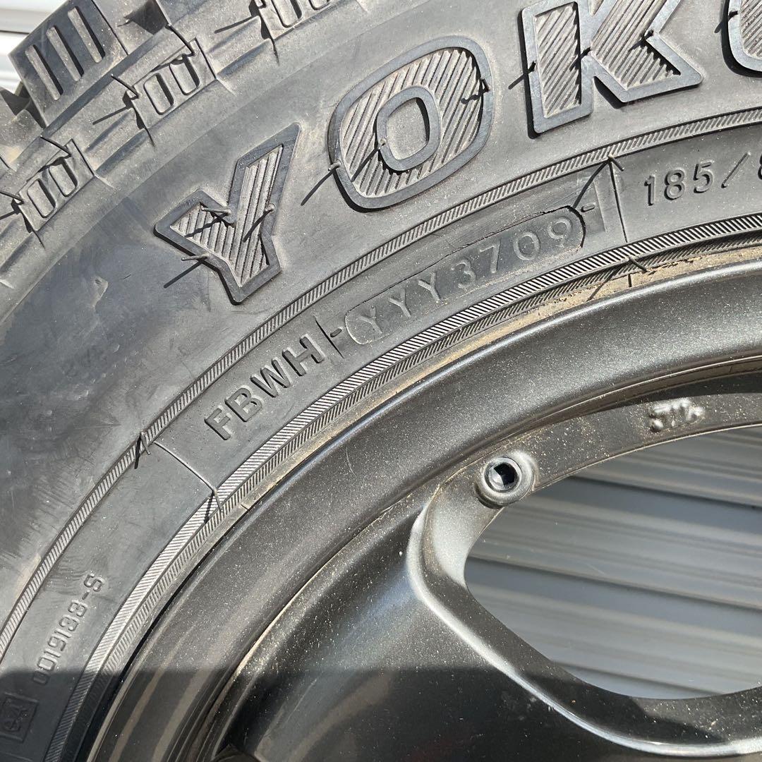 ジムニーの背面「スペア」にどうかと言うマッド&ホイール送料込みで‼️