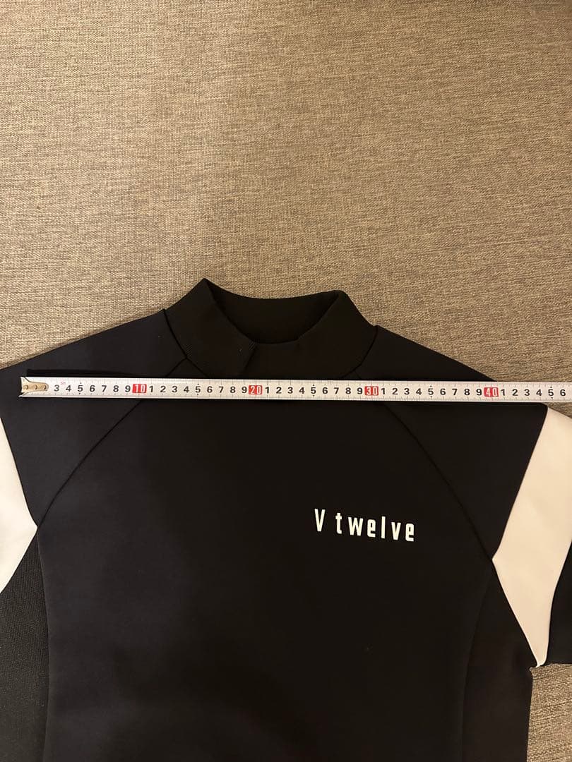 V12 モックネック トレーナー