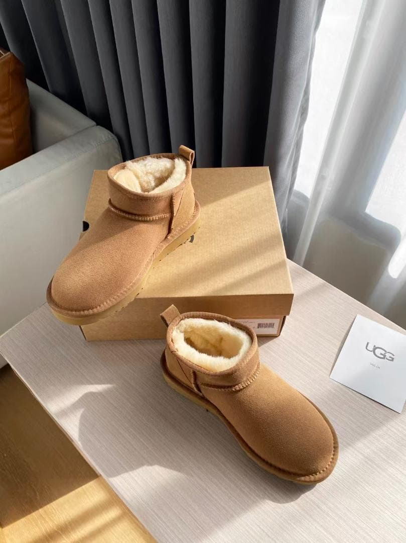 セール！UGG ベージュ ショートブーツ