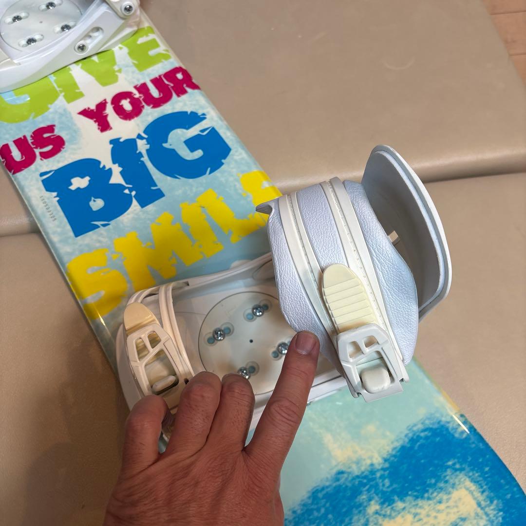 金4000円❗️子供用ボード ビンディング付き108センチ❗️現物確認引き取りのみ！