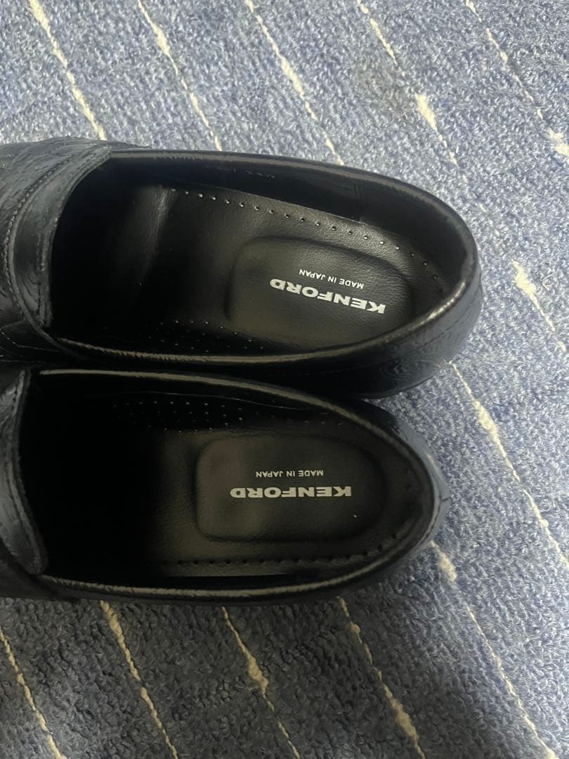 靴 KENFORD WOMENS TANK SOLE EMBOSSED LOAFER