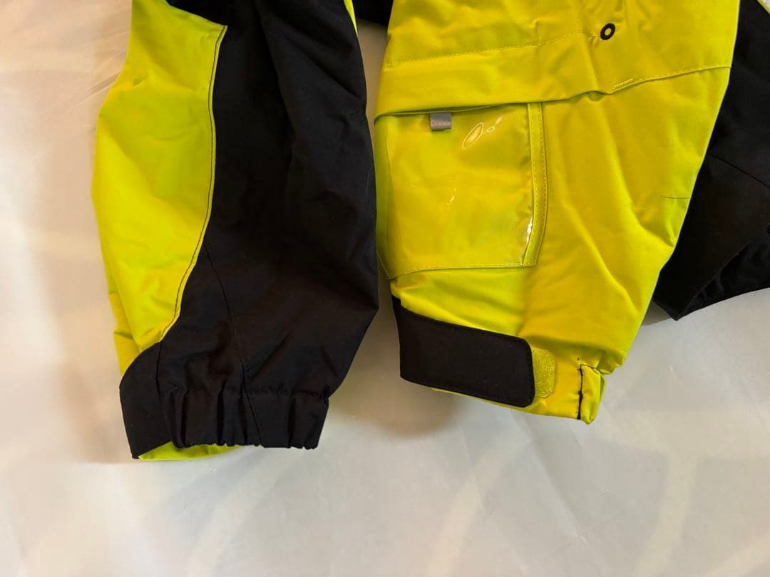 スノーウエア　デサント　140cm 美品