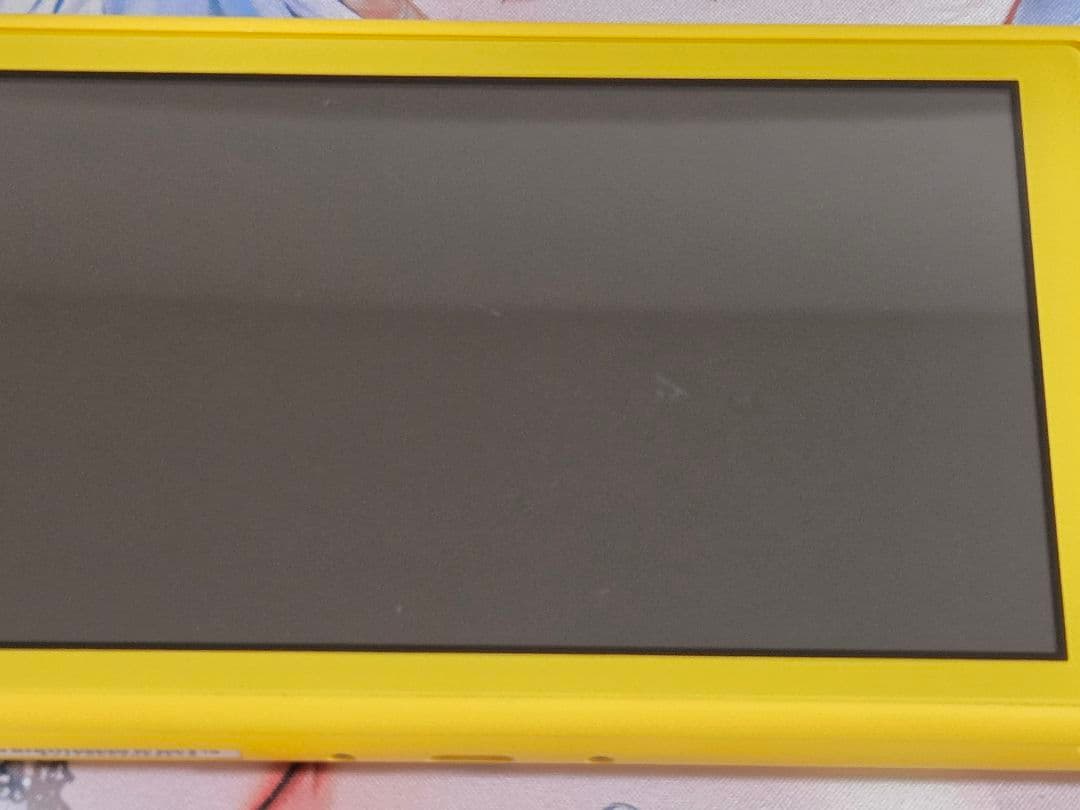 Nintendo Switchライト　イエロー