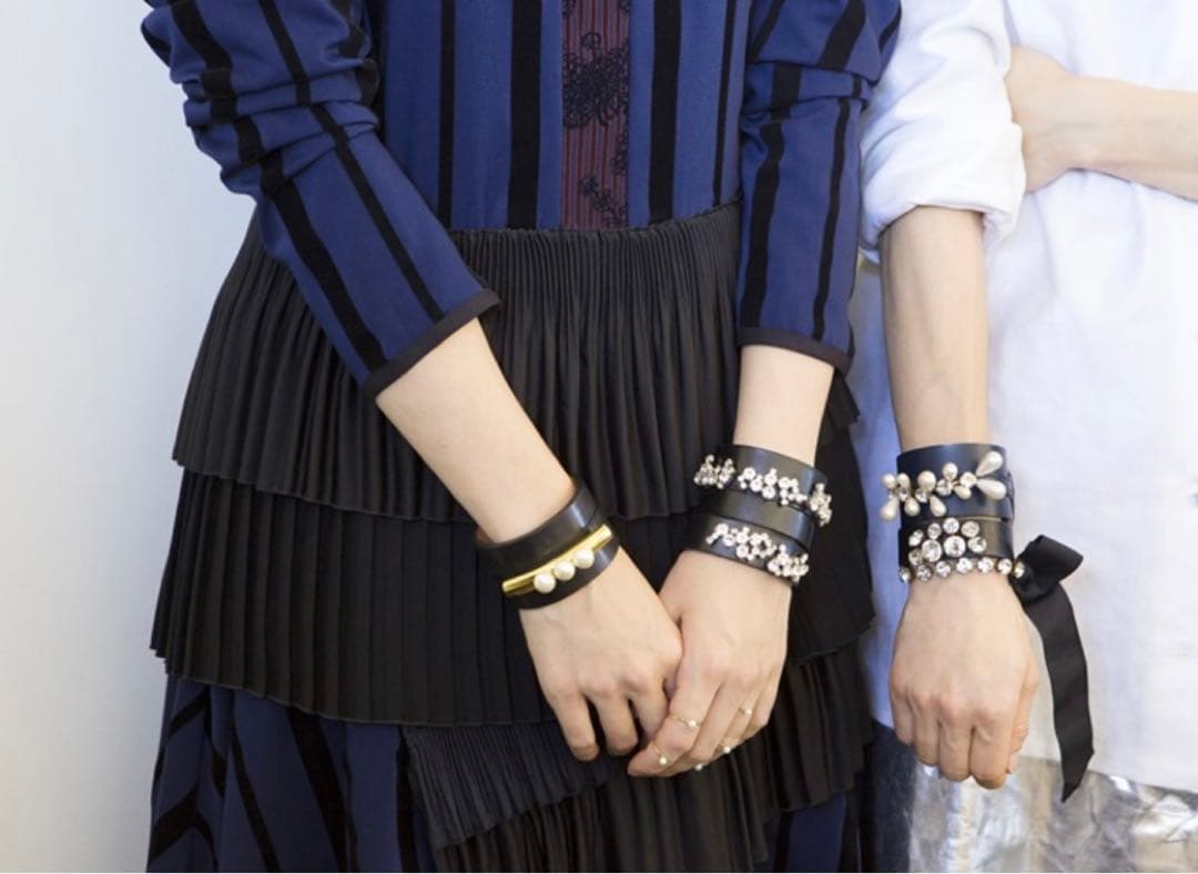 petite robe noire プティローブノアー　レザーバングル