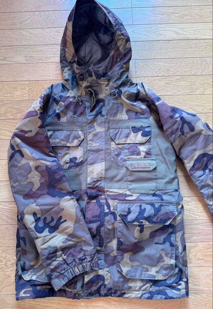 BARTON 迷彩柄　スノーボードウエア　XS(男性サイズ)