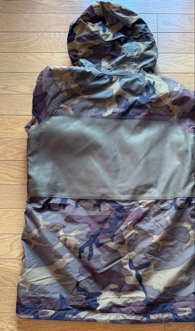 BARTON 迷彩柄　スノーボードウエア　XS(男性サイズ)