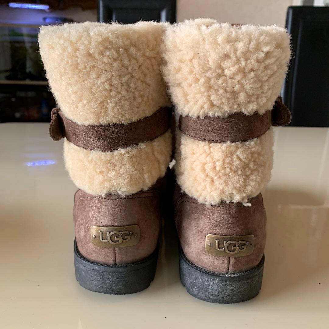 じぇり美品UGG ブラウン ファー付きショートブーツ23㎝