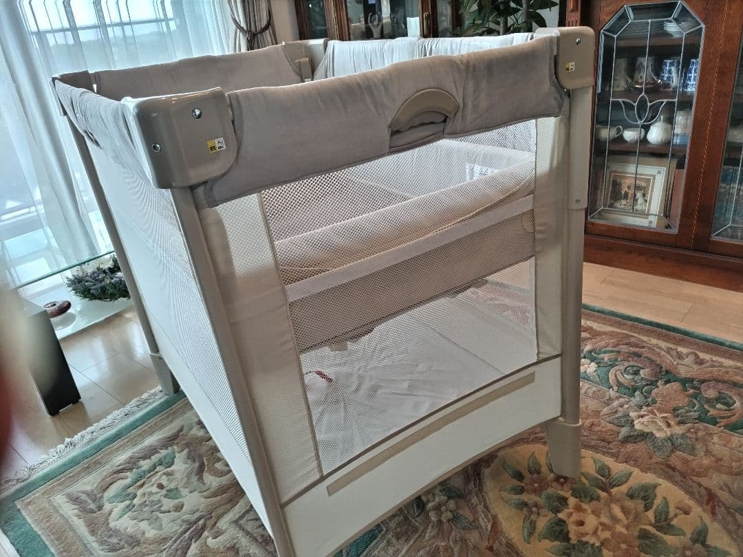 アップリカ　ココネルエアープラスAB ベビーベッド