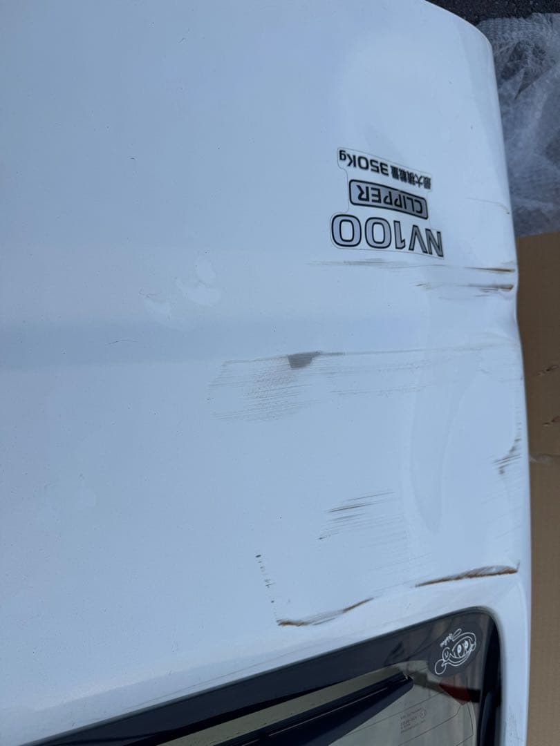 NV100 リアゲート ホワイト 傷あり 17系　エブリィ　クリッパー　スクラム