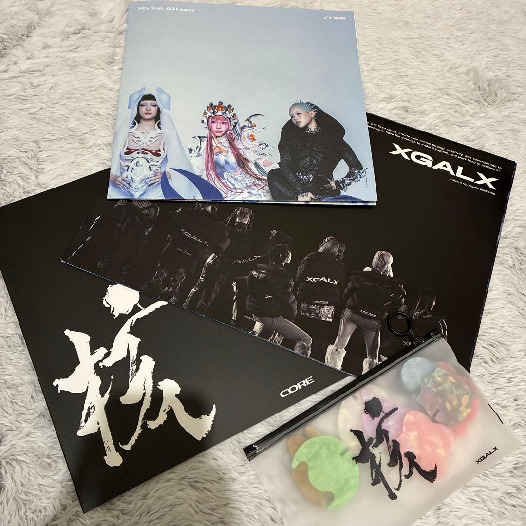 XG グッズ4点セット THE CORE ダウンジャケットPhotobook