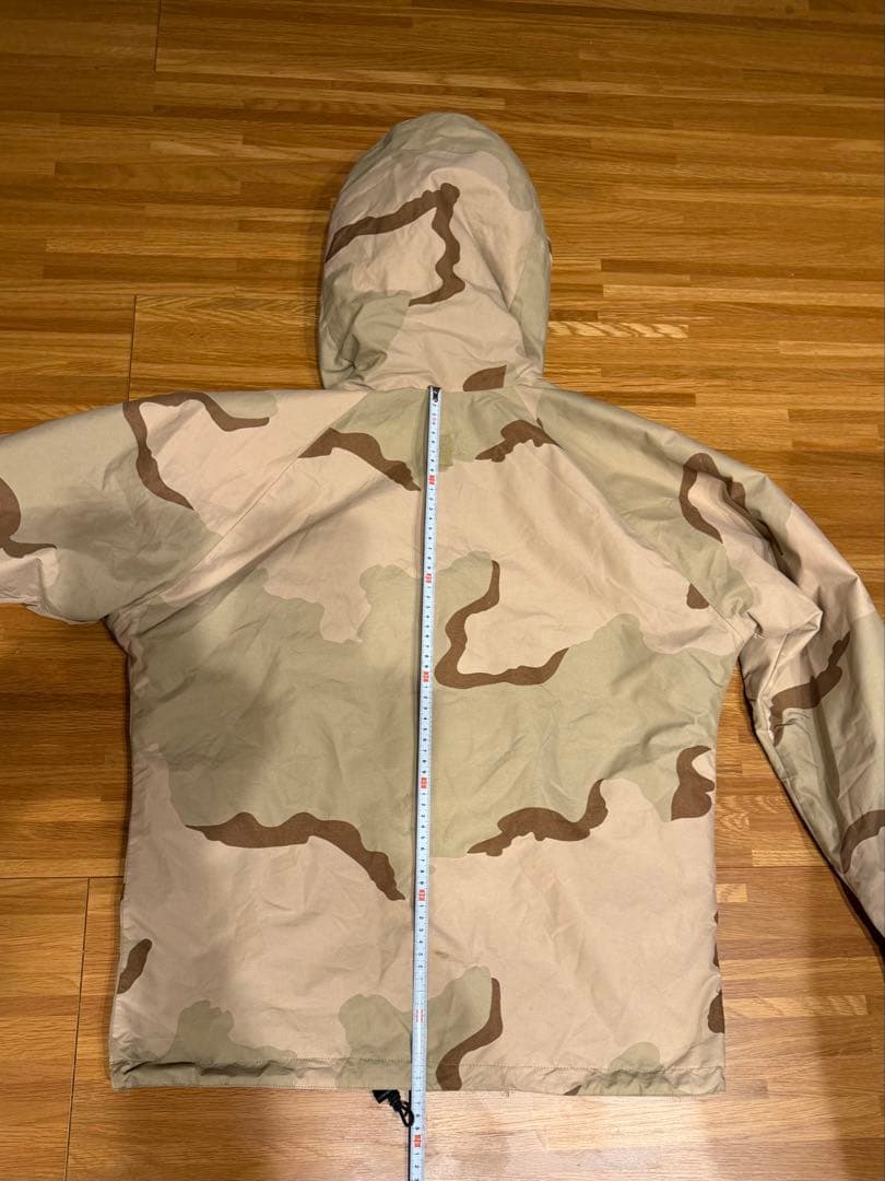 ゴアテックス　カモフラージュ リバーシブルジャケット 内ポケットに収納されます。