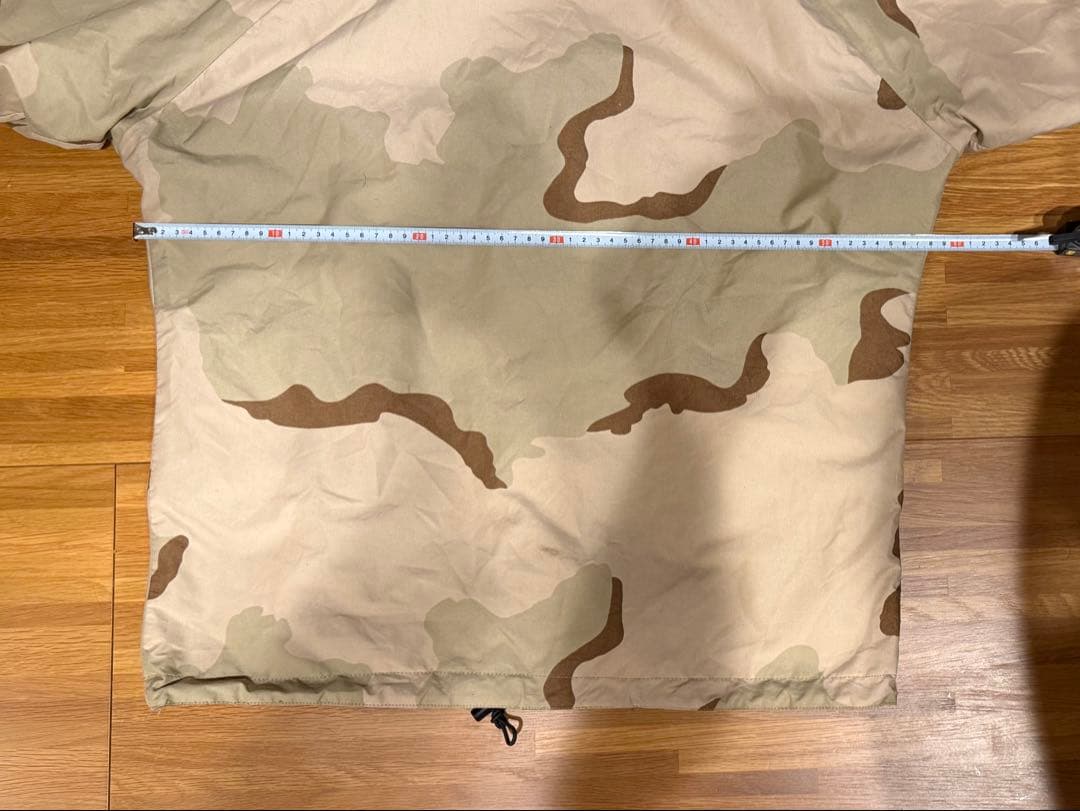 ゴアテックス　カモフラージュ リバーシブルジャケット 内ポケットに収納されます。