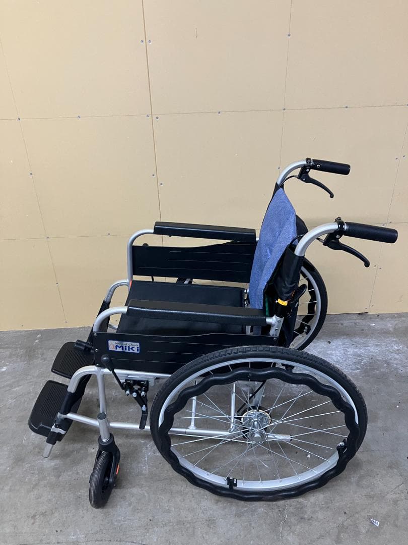 【直接取引歓迎 ：さいたま市】 MIKI 自走用車椅子 　JTN-1#L7