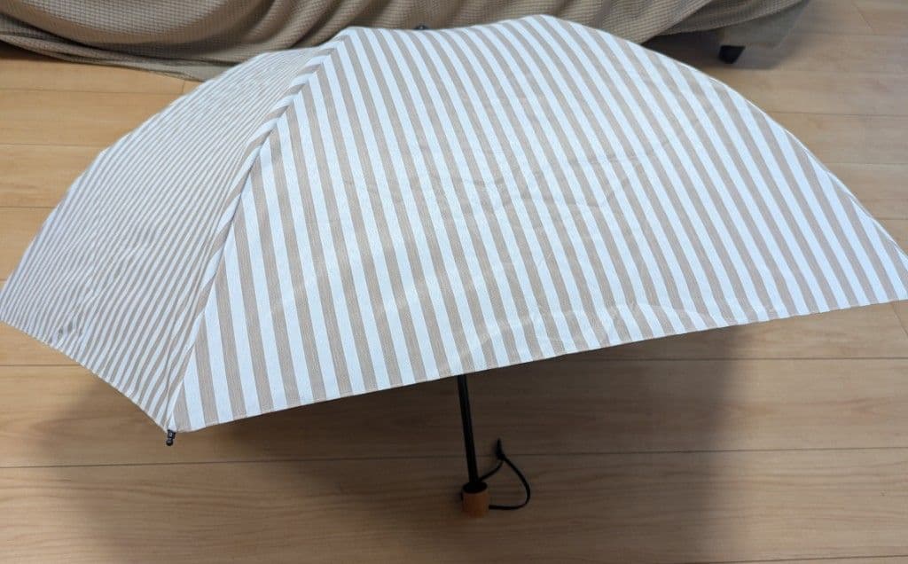 サンバリア100 3段折折りたたみ日傘　ストライプ　モカ
