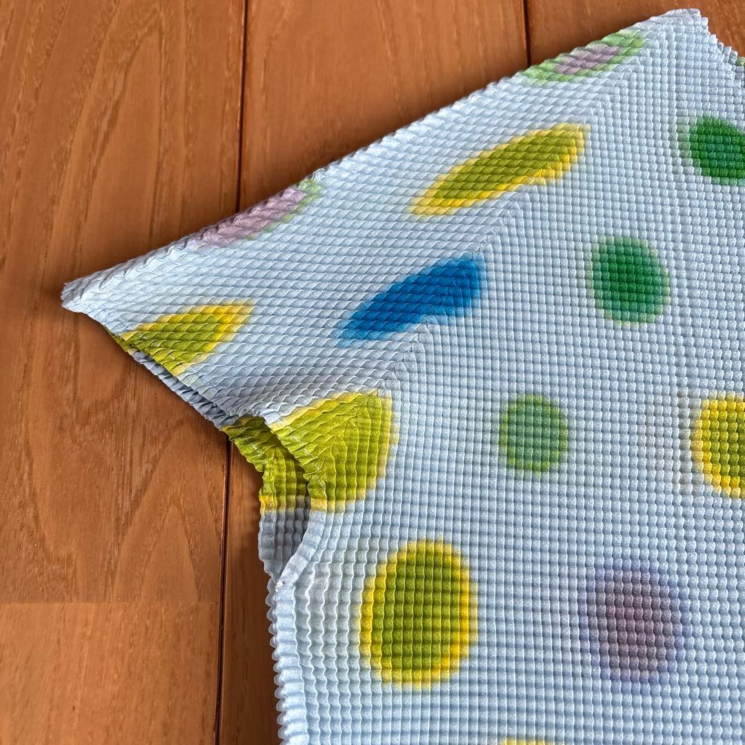 (T.) ISSEY MIYAKE 水色ドットデザイン半袖Tシャツ