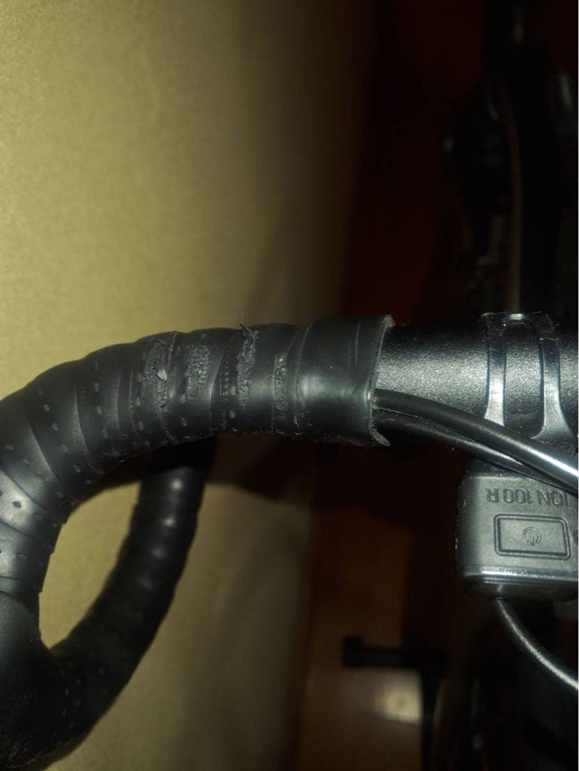 ・アルミフレーム ・カーボンフォーク ・ディスクブレーキ ・ドロップハンドル