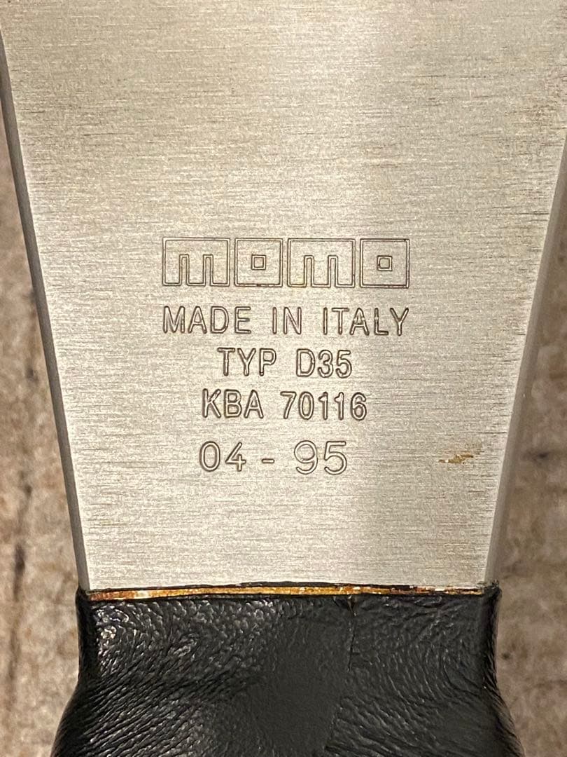 momo RACE ステアリングホイール