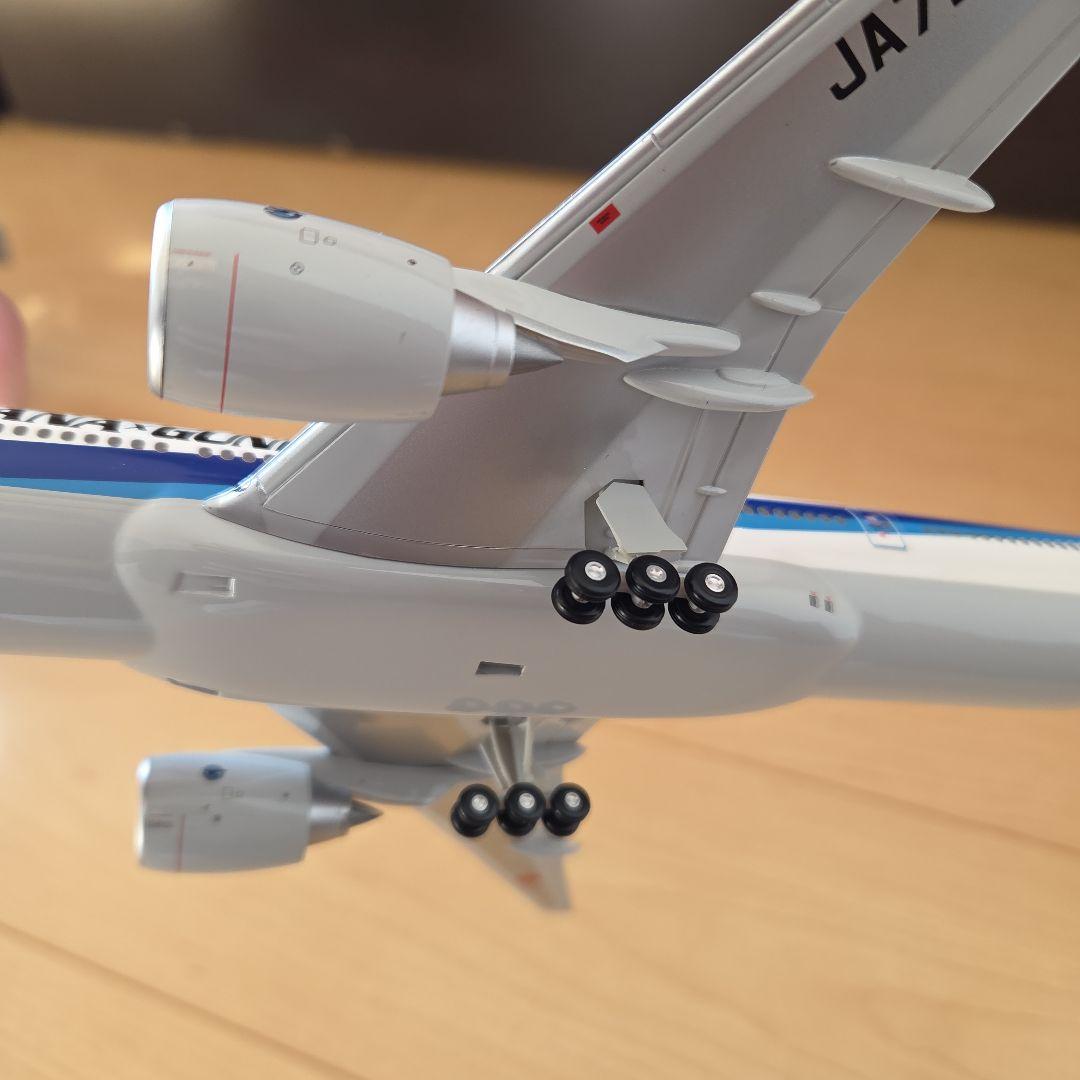 【ガンダム】ANA NH20035 B777-300 モデルプレーン1/200