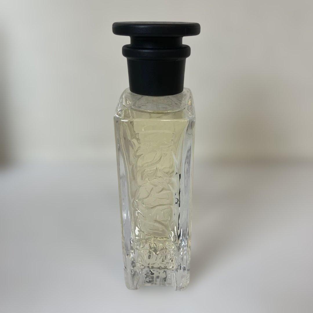 Farmacia ファルマチア 1561 OUD E ROSA NERA 香水