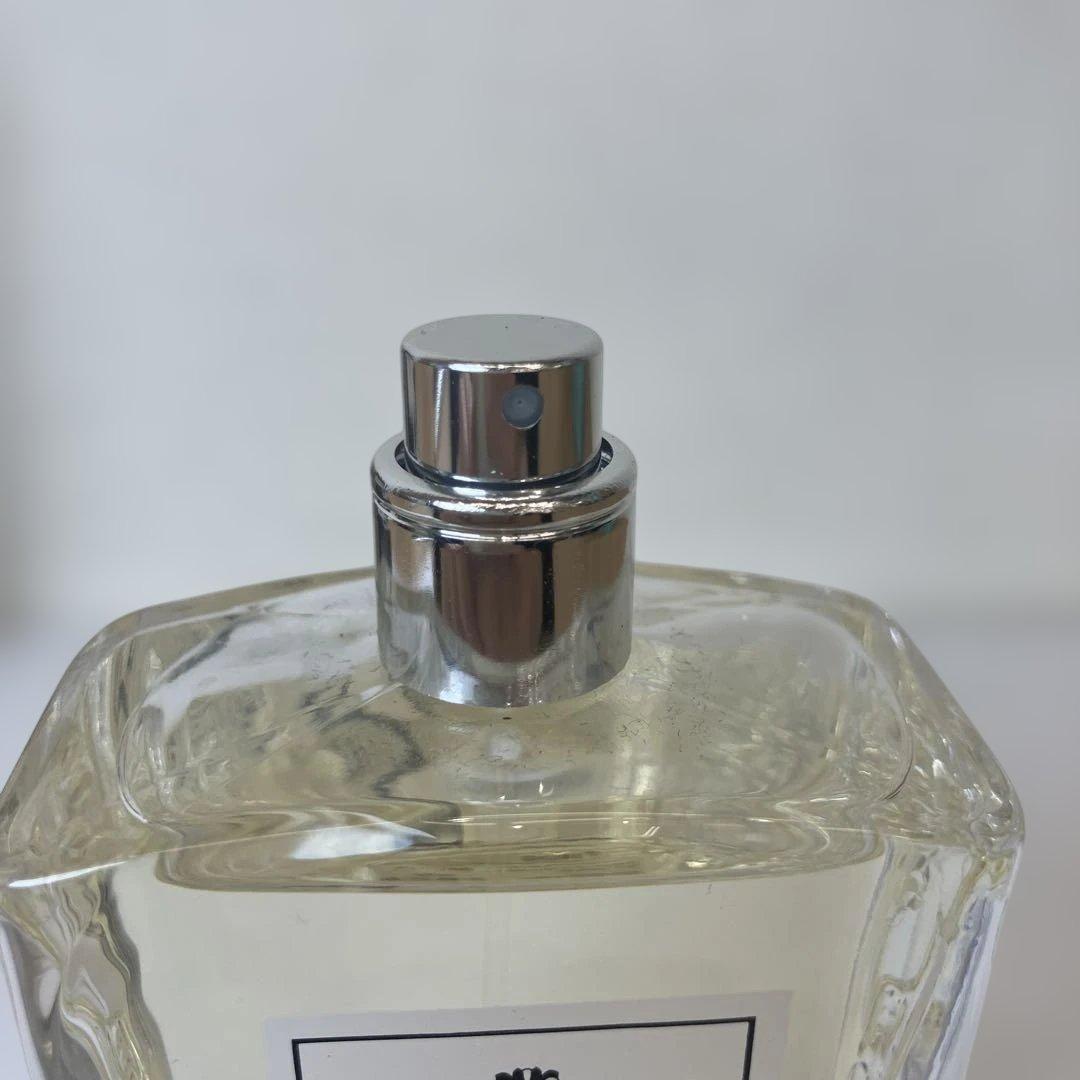 Farmacia ファルマチア 1561 OUD E ROSA NERA 香水