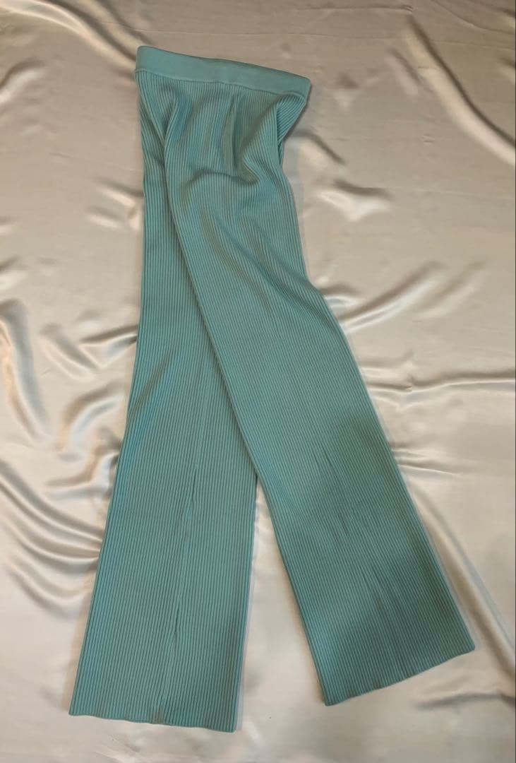 【新品美品】Alice + olivia ミントグリーンリブニットフレアパンツ