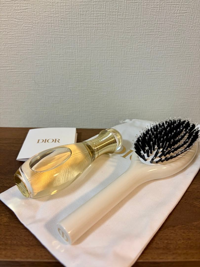 Dior 2026会員限定ギフト ヘアブラシ＆ヘアミスト