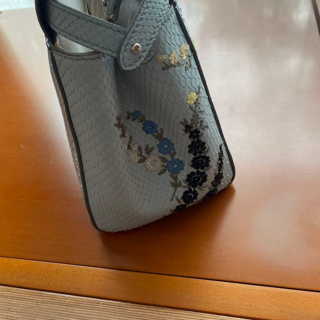 美品　Fendi 花柄刺繍 ハンドバッグ 水色