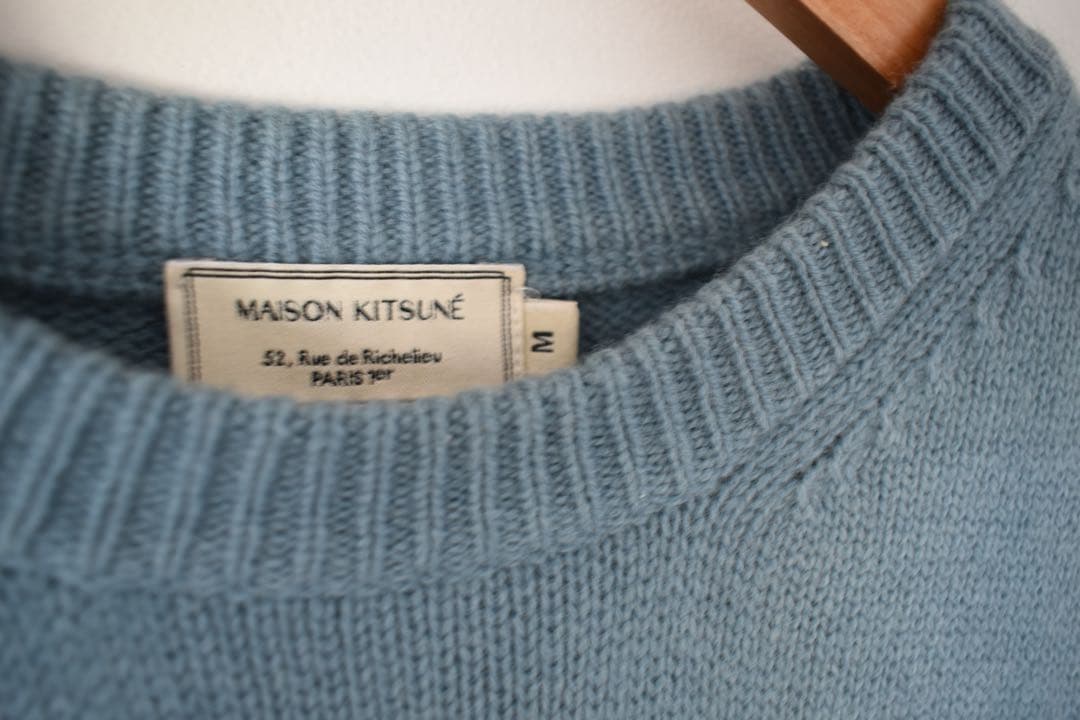 MAISON KITSUNÉ フォックス刺繍ニットセーター メンズ　M ブルー