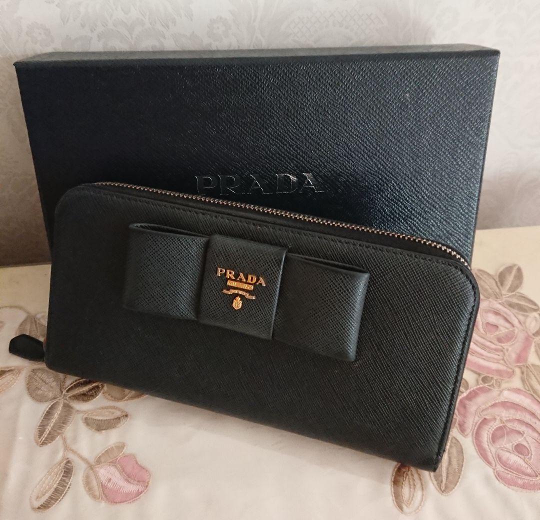 未使用 PRADA プラダ リボン 革長財布