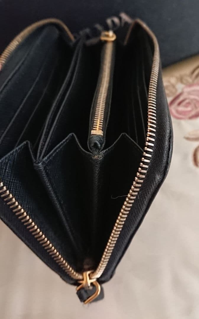 未使用 PRADA プラダ リボン 革長財布