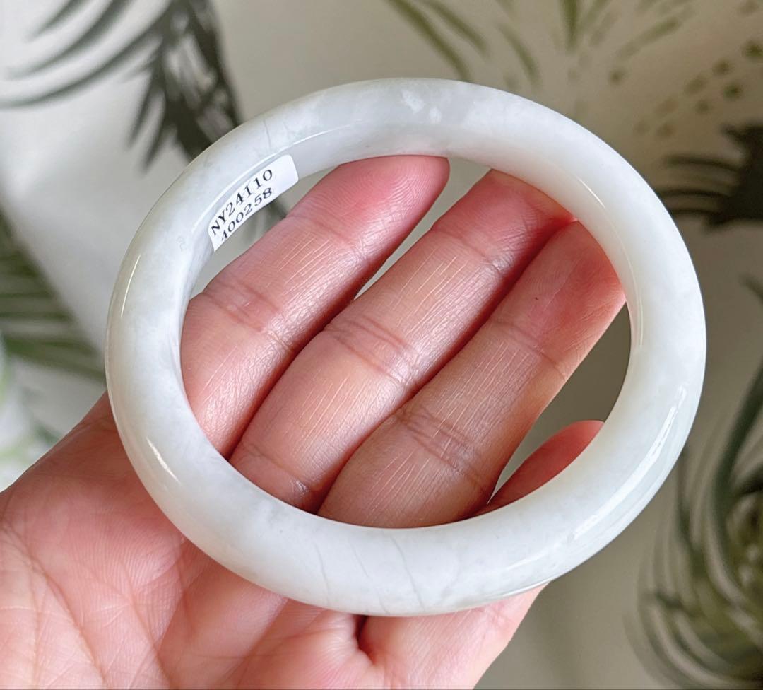 天然石 和田玉白玉 バングル（番号A4619）