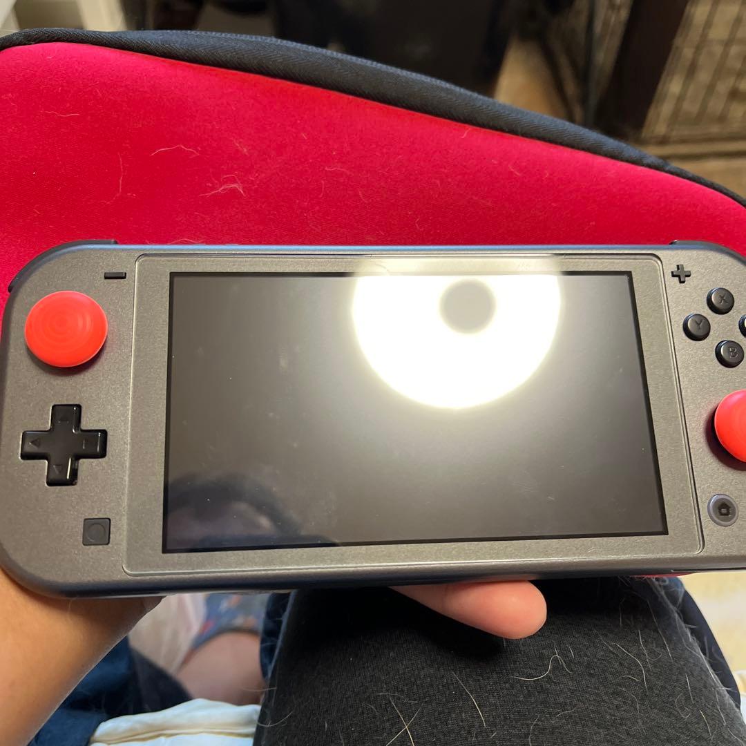 Nintendo Switch Lite ポケモンデザイん