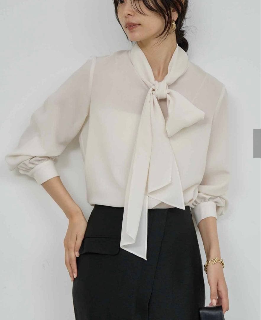 【完売品】フィネスボウタイブラウス