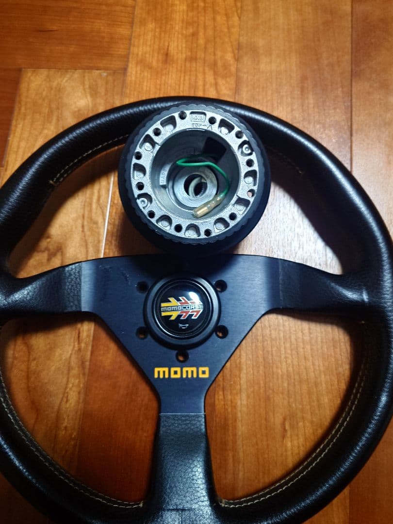 momo ステアリング・ハンドル　ボスセット