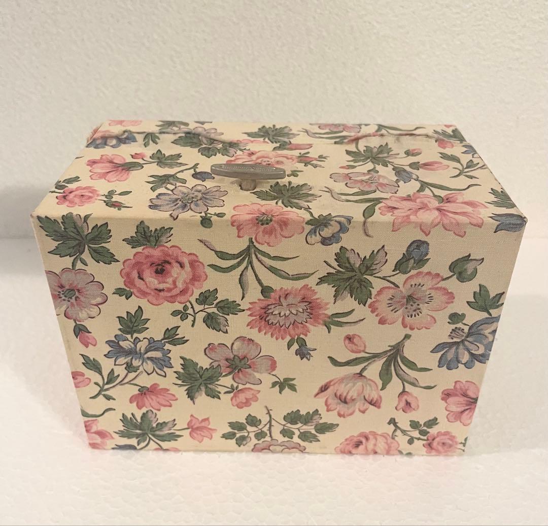 【レア】 THE MAGPIE & THE WARDROBEオルゴール付きBOX