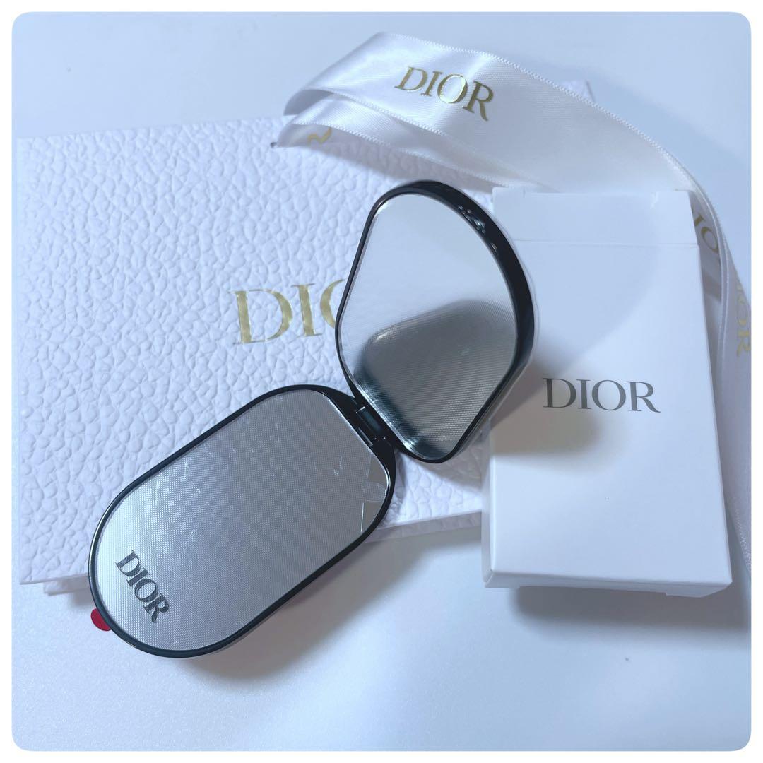 DIOR ノベルティ　非売品　ミラー付きスマホスタンド