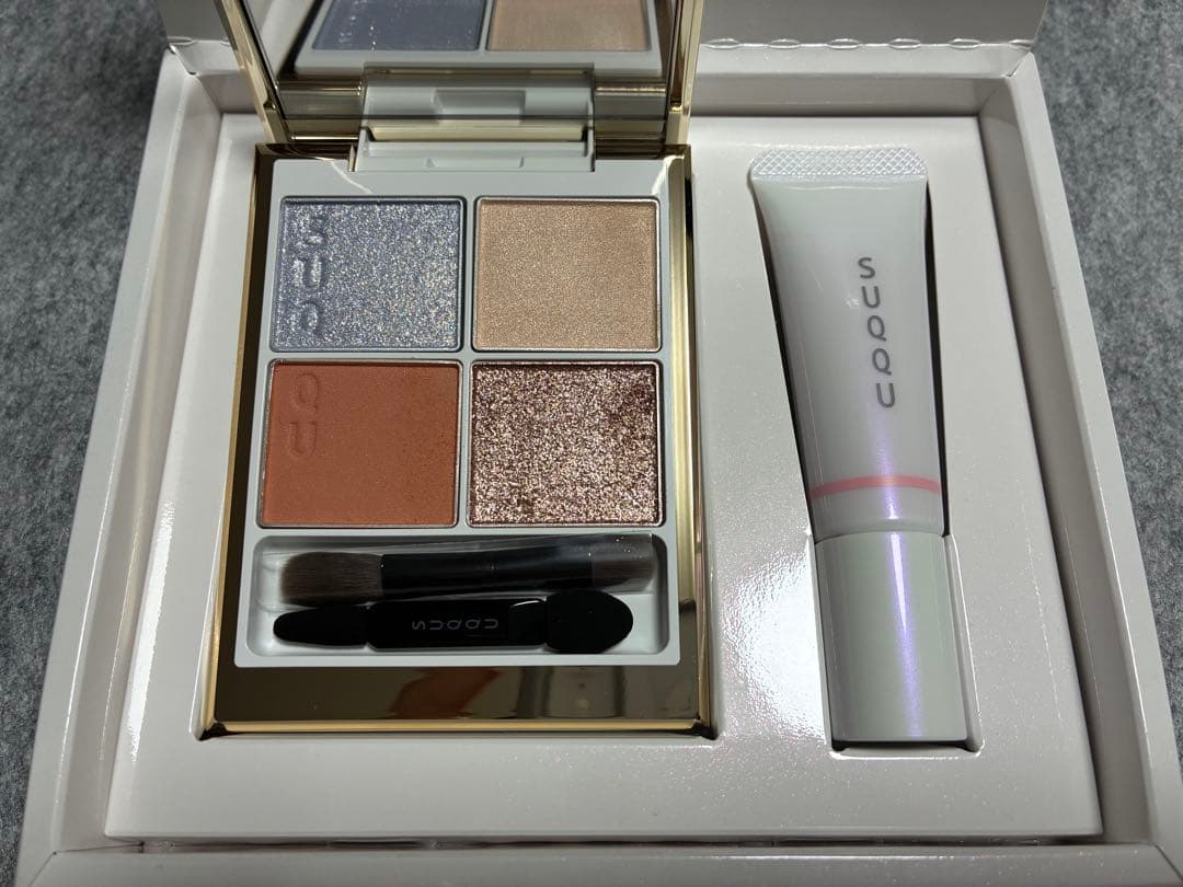 SUQQU メイクアップキット 光飾 （ホリーデーコレクション）