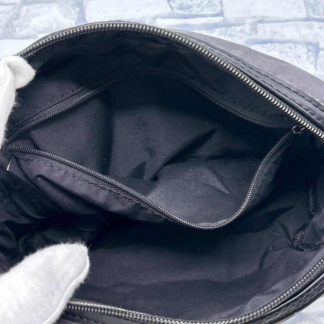 MARK&LONA　スタッズ付きブラッククラッチバッグ グルフバッグ カート