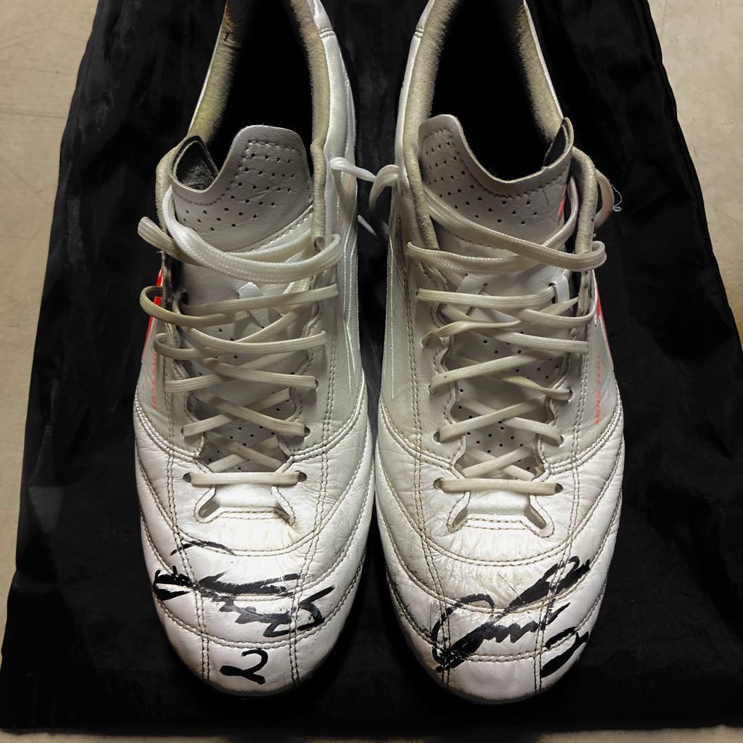 【本人着用！】坪井慶介選手サイン入りスパイク