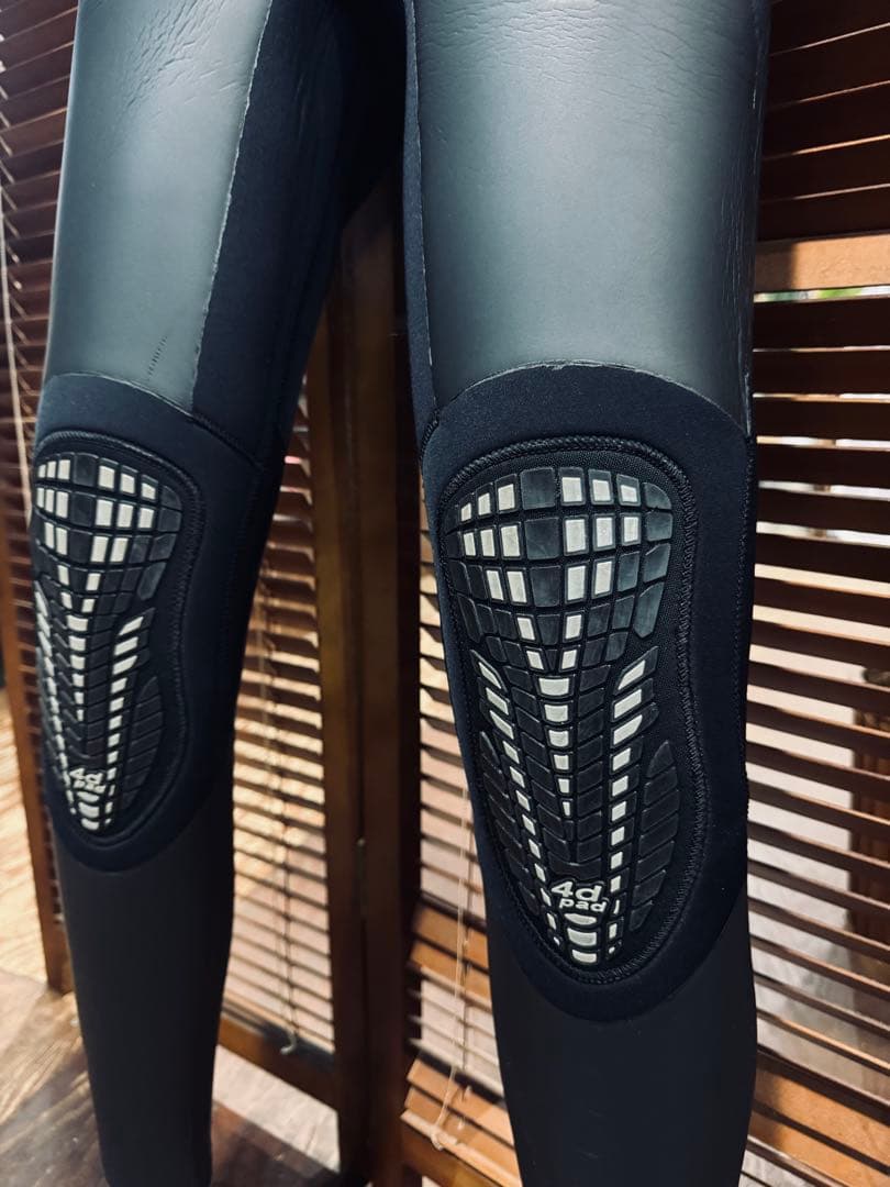 mobby'sモビーズ　フルスーツ　セミドライ6.5ミリ