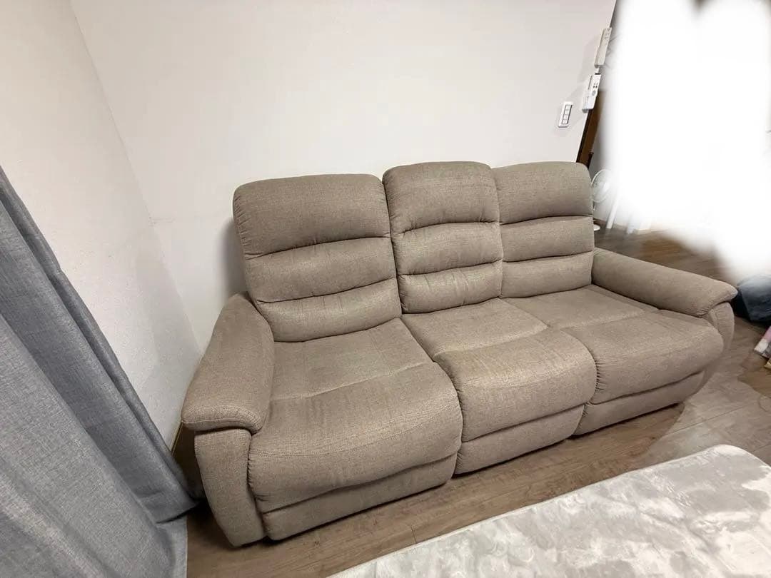 【からあげ】ニトリ Nビリーバー 電動リクライニングソファ 3人掛け