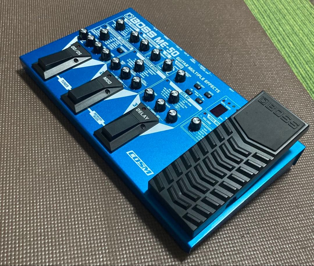 【美品】BOSS ME-50 マルチエフェクター 電源ケーブル付 動作確認済