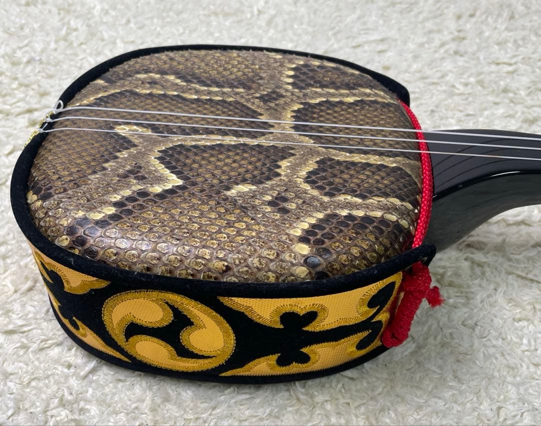 【美品】沖縄郷土楽器 三線 初心者セット　チューナー2wayセミハードケース付き